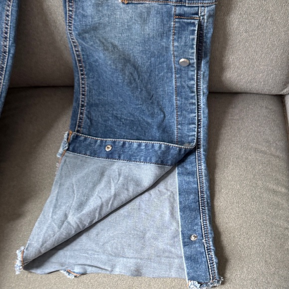 Trendy Denim Flare Jeans with Pocket Details - Picture 9 of 9